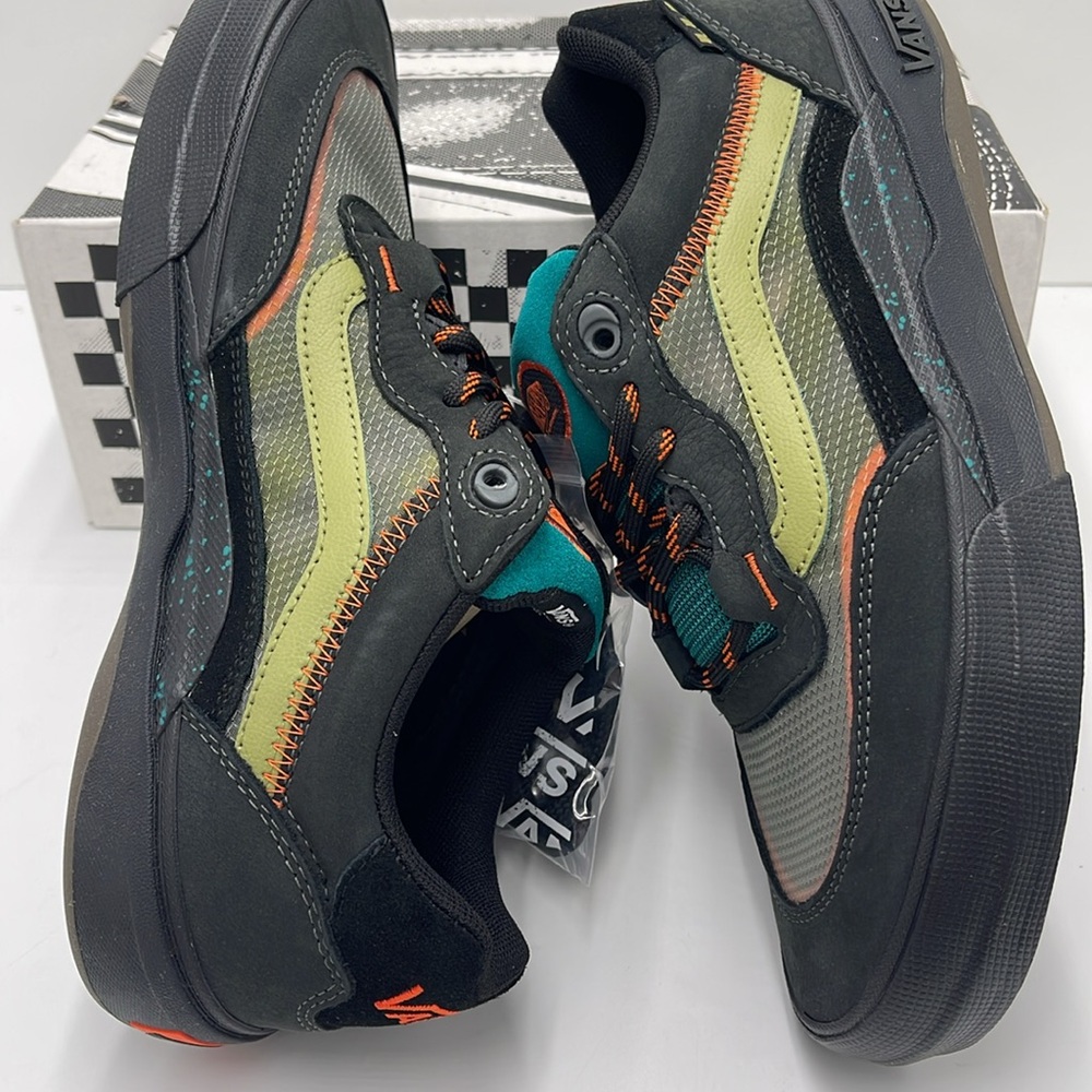 Vans Men’s Wayvee Outdoor Unexplored Sneakers
Outdoor Unexplored
VN0A5JIABKP - Picture 12 of 16